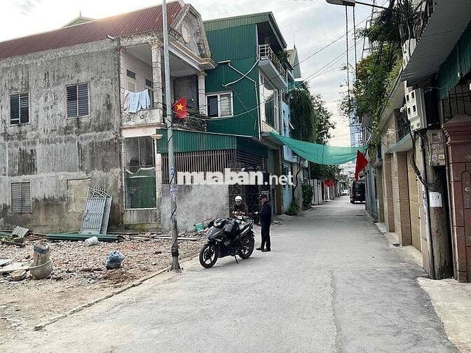 Bán gấp lô đất mặt tiền hơn 100m2 cạnh bưu điện TP VINH  chỉ 4,7 tỉ