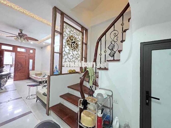 ÔTÔ ĐỖ CỔNG - LÔ GÓC - GẦN PHỐ - VIEW HỒ - NHÀ HIẾM