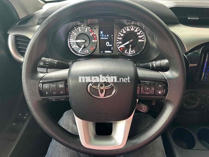 TOYOTA HILUX E 2021 AT NHẬP KHẨU