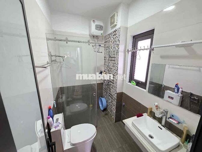 ÔTÔ ĐỖ CỔNG - LÔ GÓC - GẦN PHỐ - VIEW HỒ - NHÀ HIẾM