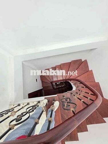 ÔTÔ ĐỖ CỔNG - LÔ GÓC - GẦN PHỐ - VIEW HỒ - NHÀ HIẾM