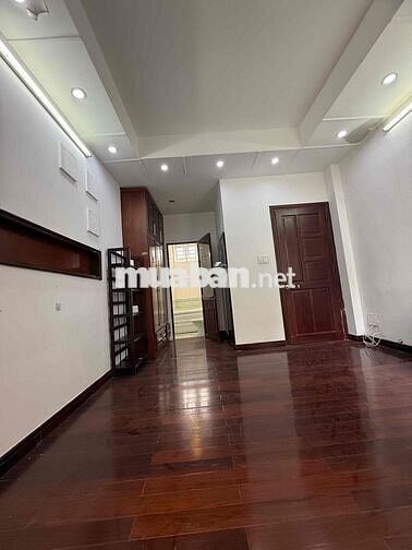 Cho thuê nguyên căn hẻm xe hơi sát mặt tiền đường