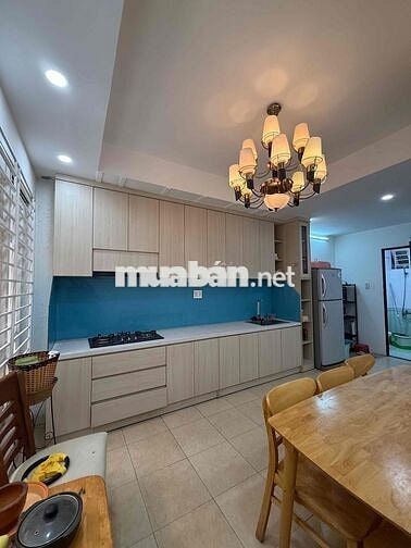 Cho thuê nguyên căn hẻm xe hơi sát mặt tiền đường