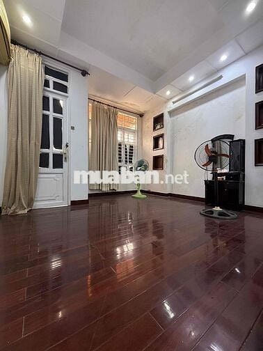 Cho thuê nguyên căn hẻm xe hơi sát mặt tiền đường