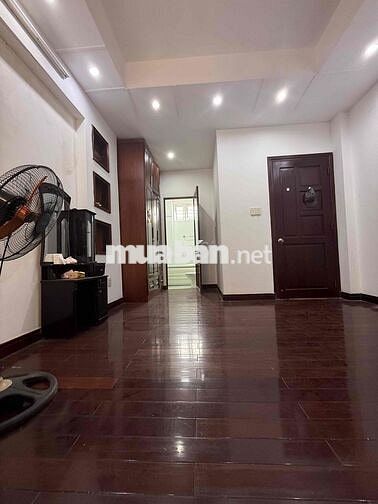 Cho thuê nguyên căn hẻm xe hơi sát mặt tiền đường