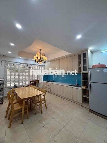 Cho thuê nguyên căn hẻm xe hơi sát mặt tiền đường