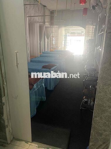 e cần sang lại tiệm spa ở hóc môn