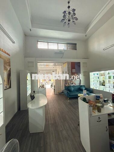 Mặt Tiền Nguyễn Văn Nghi Gần Ngã 6 Quang Trung Vị Trí Đẹp.