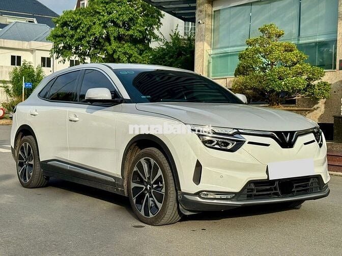 Vinfast VF8 2024 Lux Plus Trắng - 17.000km