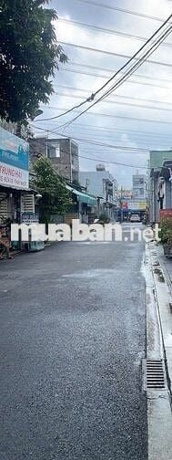 NHÀ  XÂY KIÊN CỐ 4 LẦU 1 XẸC ĐƯỜNG LÊ VĂN KHƯƠNG PHƯỜNG HIỆP THÀNH.Q12