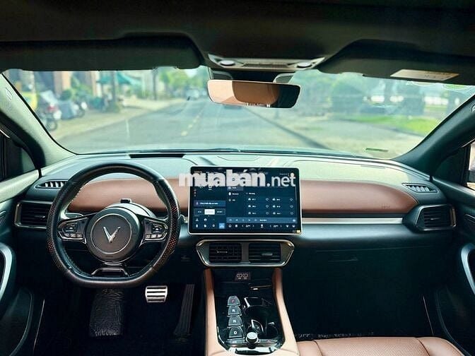 Vinfast VF8 2024 Lux Plus Trắng - 17.000km