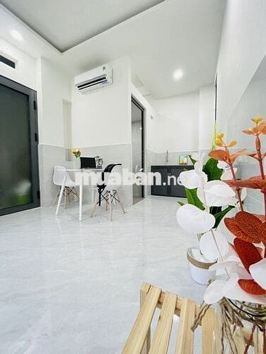 CHDV ban công sẵn nội thất ngay chợ Phạm Văn Bạch