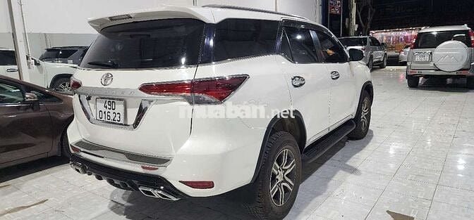 Toyota Fortuner 2016 2.4G Trắng