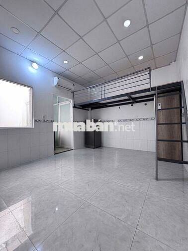 Phòng có gác rộng rãi giá rẻ cửa sổ trời full nội thất đ Lê Đức Thọ