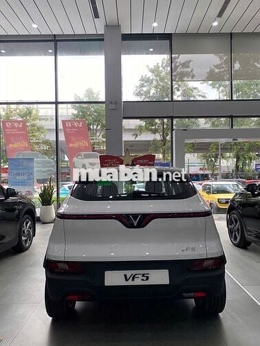 VF5 khách em cần bán lại xe mới, chưa đăng ký