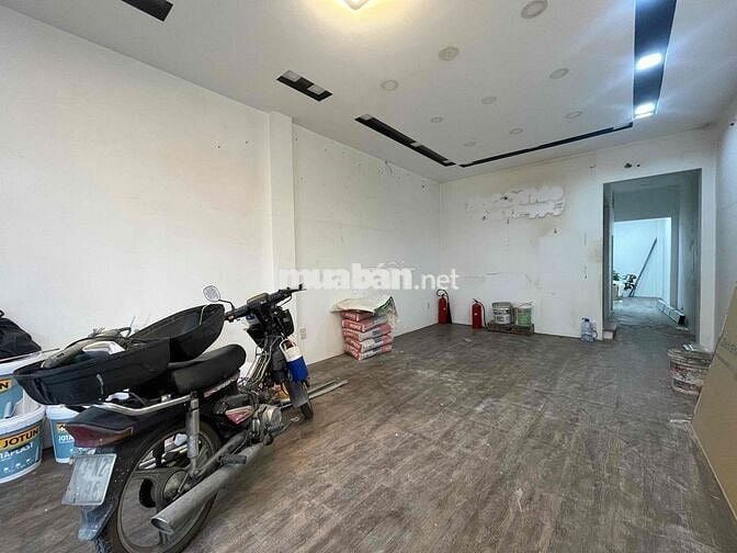 MBKD ngay chung cư Hà Đô Centrosa, toà nhà Viettel Nail , mi , Studio