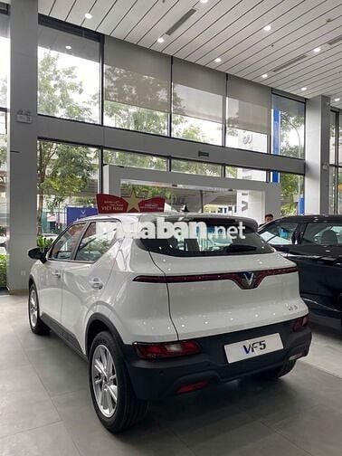VF5 khách em cần bán lại xe mới, chưa đăng ký