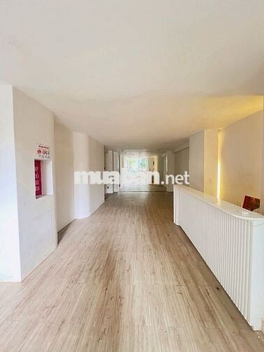 CHO THUÊ NHÀ MẶT TIỀN 3/2 CẶP HÔNG HÀ ĐÔ CENTROSA QUẬN 10