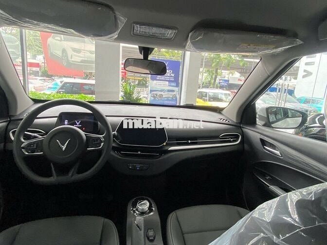 VF5 khách em cần bán lại xe mới, chưa đăng ký