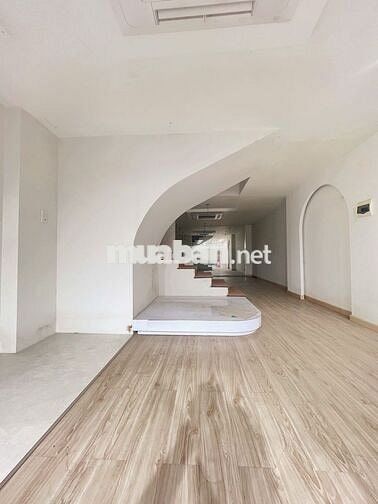 CHO THUÊ NHÀ MẶT TIỀN 3/2 CẶP HÔNG HÀ ĐÔ CENTROSA QUẬN 10