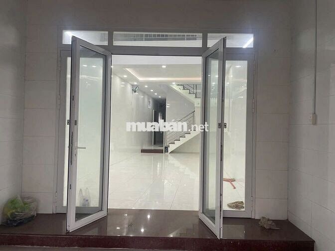 CC BÁN MẶT BẰNG KINH DOANH 2 CỬA - 100M2 - CMT8 BÌNH DƯƠNG - 3 TẦNG