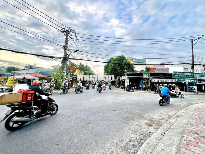 ĐẤT TRƯỜNG THỌ GẦN METRO_CÁCH MẶT TIỀN 20M_ĐƯỜNG NHỰA LỚN_4,6m x 17.4m