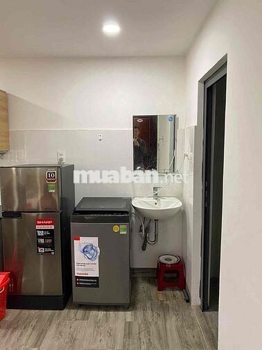 Căn hộ có bếp, máy giặt riêng từng phòng, gần FPT