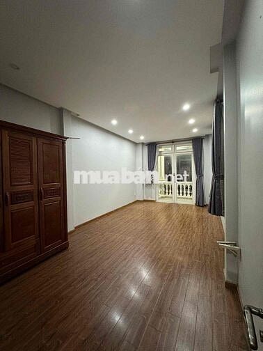 Khai trương CĂN HỘ rất rộng, thích hợp ở gia đình.