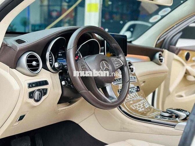 Mercedes-Benz GLC300 Coupe 2017 4MATIC