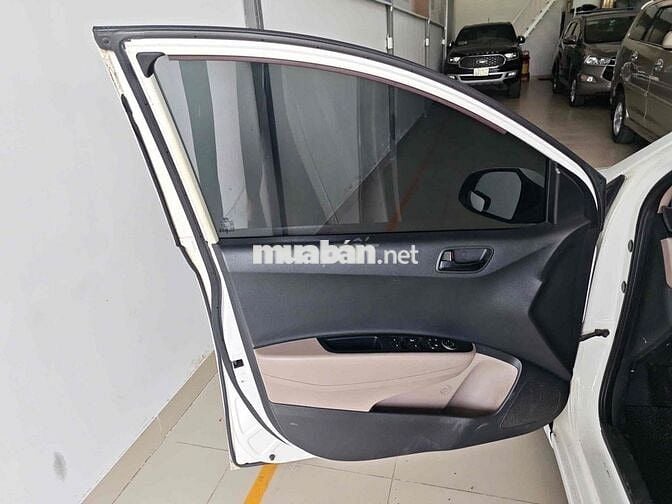 Hyundai Grand i10 2020 Sedan 1.2 MT Base - 83000 k