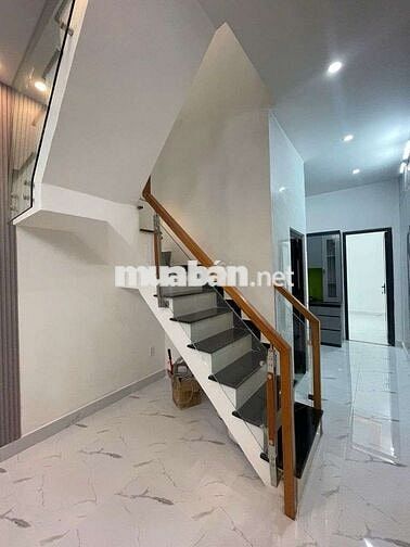 Giáp Bình Long - hẻm xe hơi - 44 m2 - nhỉnh 4 tỷ