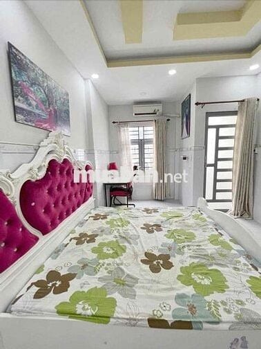 phòng nội thất đầy đủ + ban công đối diện BX Miền Tây