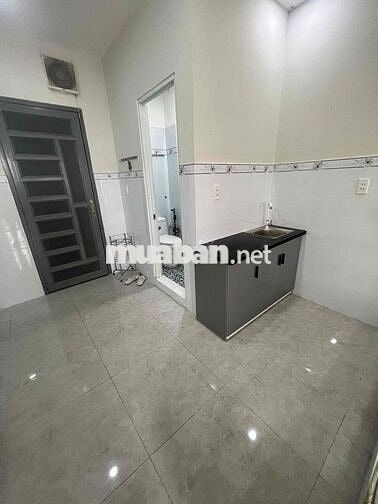 phòng nội thất đầy đủ + ban công đối diện BX Miền Tây