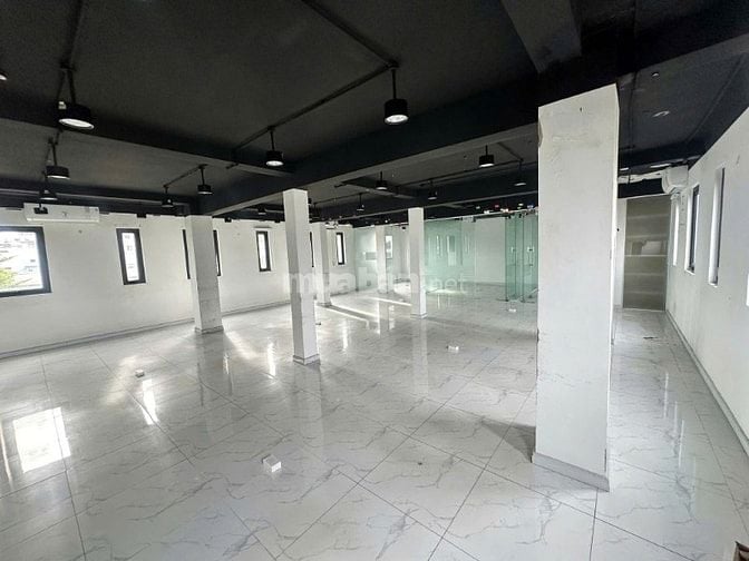 🔥 CHO THUÊ VĂN PHÒNG TẦNG 2 TẠI HOÀNG DIỆU, QUẬN 4 - 131M² - KHÔNG 