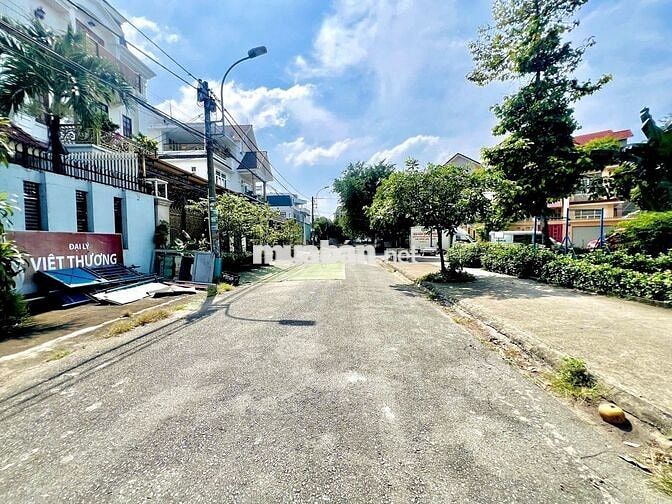 LÔ ĐẤT BIỆT THỰ ĐỐI DIỆN CÔNG VIÊN LINH TRUNG_250M2 THỔ CƯ_12x21m VV