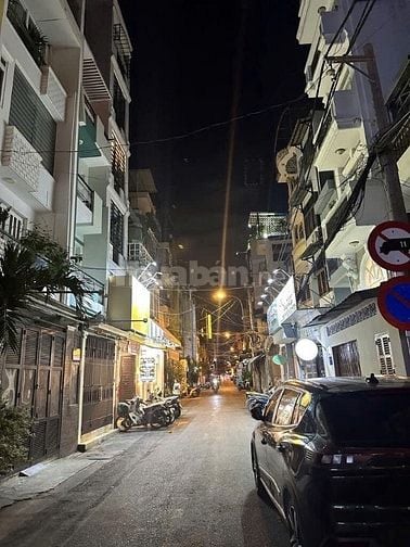 Cho thuê nhà hẻm 4m(XH) Cách Mạng Tháng 8, P.11, Q.3 giá 10tr