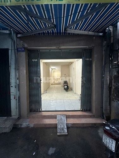 Cho thuê nhà hẻm 4m(XH) Cách Mạng Tháng 8, P.11, Q.3 giá 10tr