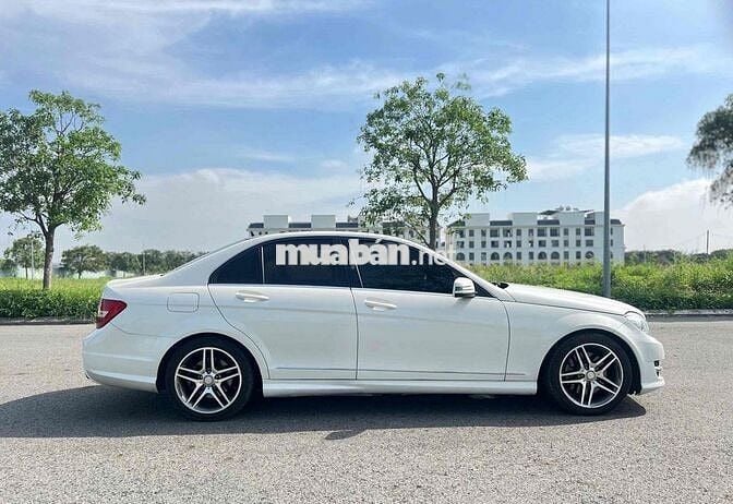Mercedes-Benz C300 AMG model 2012