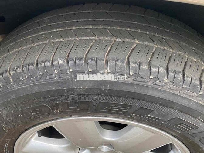 Toyota Fortuner 2011 số sàn màu Bạc