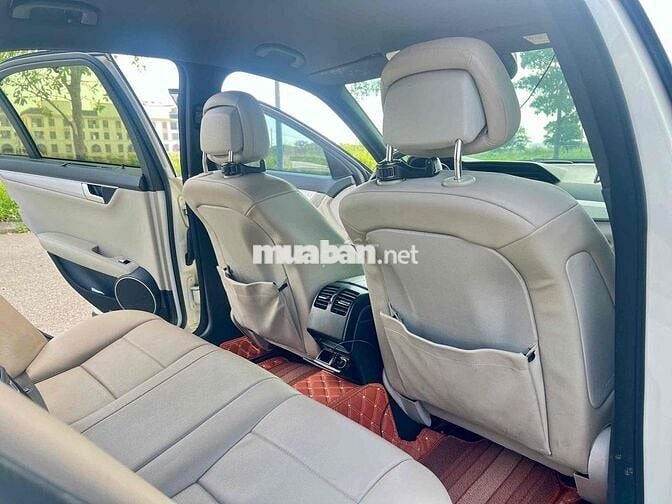 Mercedes-Benz C300 AMG model 2012