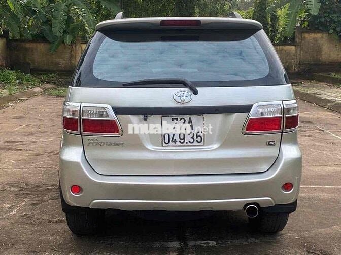 Toyota Fortuner 2011 số sàn màu Bạc