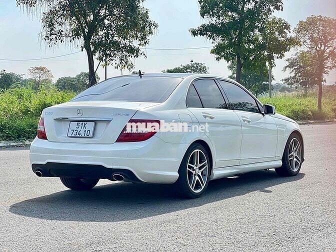 Mercedes-Benz C300 AMG model 2012