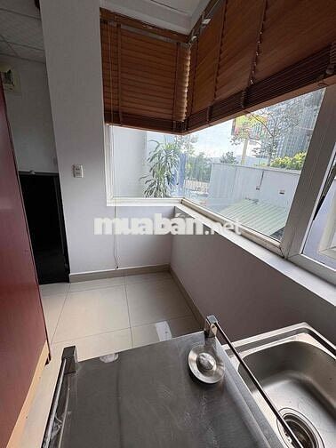 Mới- phòng 30m2 - ban công - ngay vinhomes central park