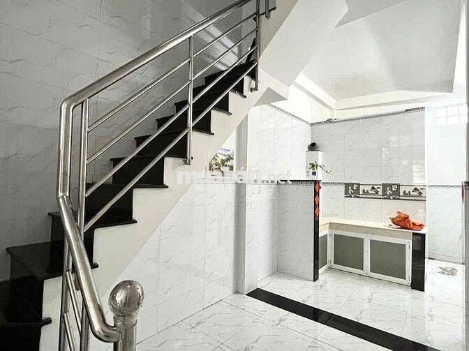 Cho Thuê Nhà 3PN 2WC 33m2 Trệt 2 Lầu Mới Ngay Tôn Đản Quận 4