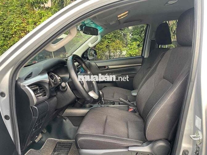 Toyota Hilux 2024 2.4L 4x2 AT - 25700 km - XE HIẾM