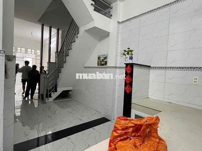 Cho Thuê Nhà 3PN 2WC 33m2 Trệt 2 Lầu Mới Ngay Tôn Đản Quận 4