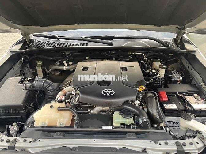 Toyota Hilux 2024 2.4L 4x2 AT - 25700 km - XE HIẾM