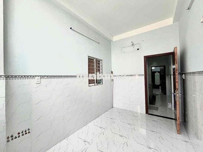 Cho Thuê Nhà 3PN 2WC 33m2 Trệt 2 Lầu Mới Ngay Tôn Đản Quận 4
