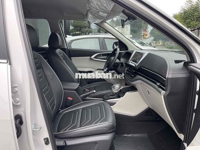 Kia Carens 2025 1.5G Luxury - Giảm 50% thuế