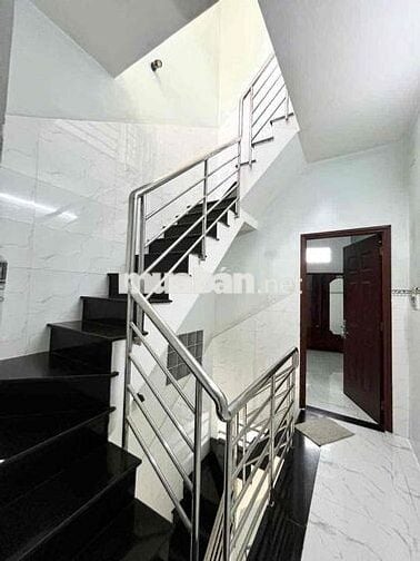 Cho Thuê Nhà Nguyên Căn 1trệt + 2 Lầu + 1ST, 3PN, 2WC, Ngay Tôn Đản Q4